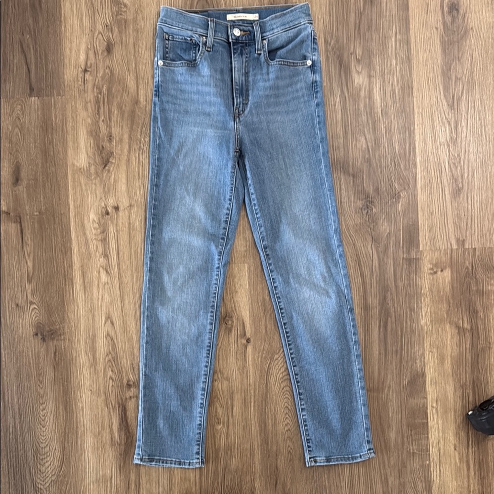 Levi’s Mile High Slim Jeans. Size 24